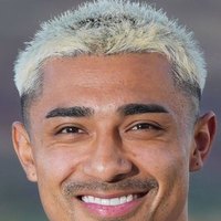 Julián Araujo